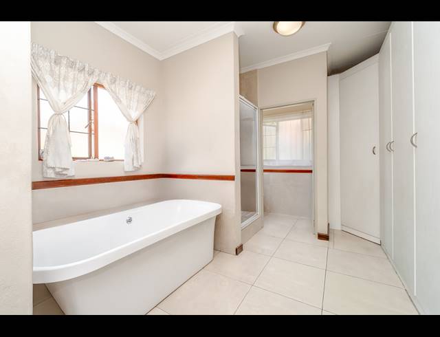 2 BEDROOM APARTMENT FOR SALE IN BEVERLEY